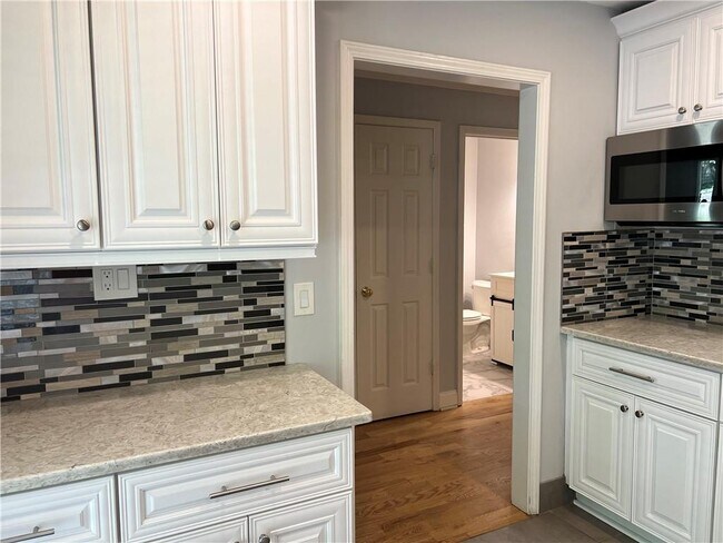 Building Photo - 2380 Newport Landing