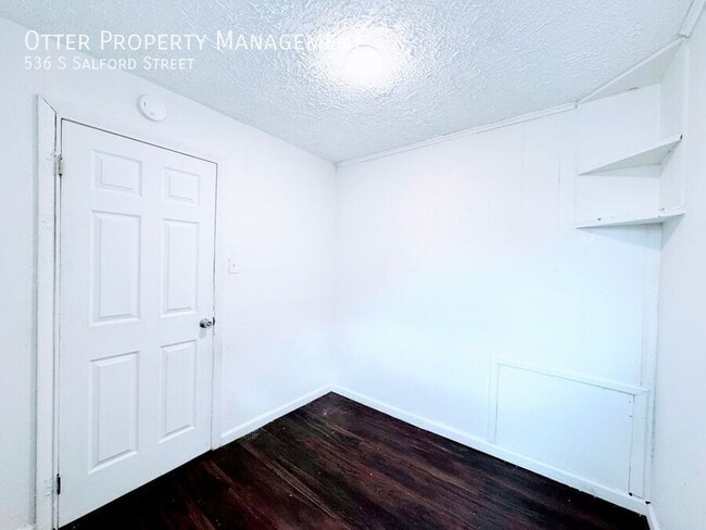 Building Photo - 536 S Salford St