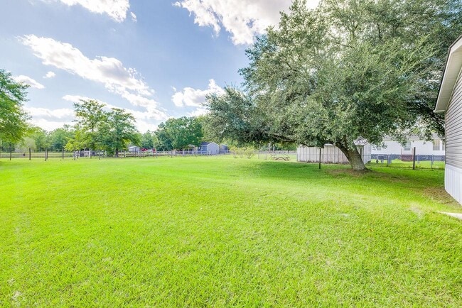 Building Photo - 1055 Low Ground Rd