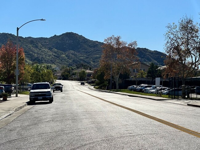 Building Photo - Beautiful 3bd/2ba Single Story with Primary Suite!