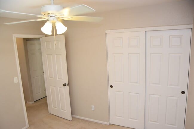 Building Photo - SW - SPRING VALLEY 2 STORY HOME