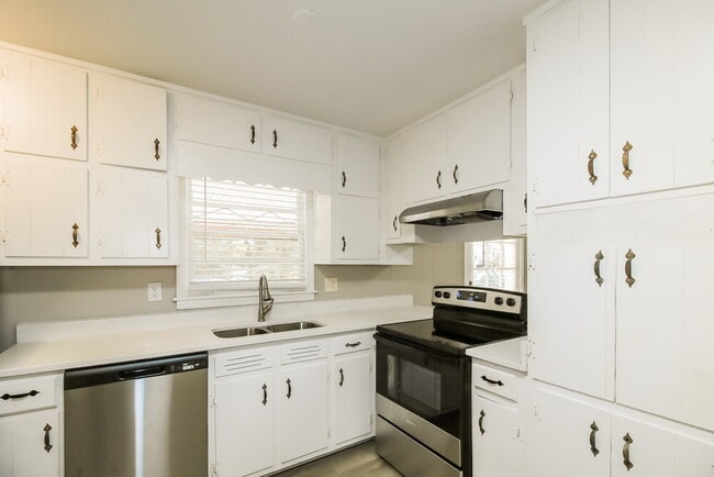 Building Photo - 6276 Harbin Woods Dr