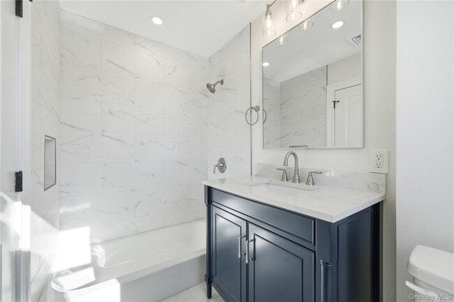 Building Photo - 13 W Hoffman Ave