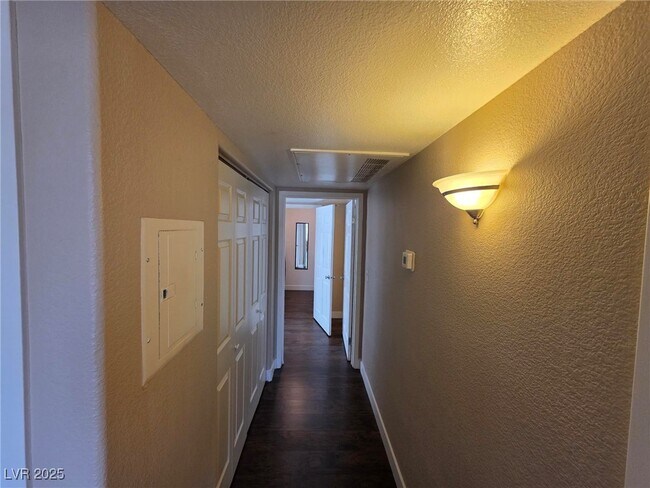 Building Photo - 5265 Caspian Springs Dr