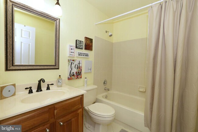 Building Photo - 455 Fortress Way