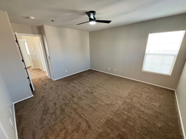 Building Photo - Spacious Tri-Level 4-Bedroom Home with Balcony and Community Amenities in Northwest Las Vegas!