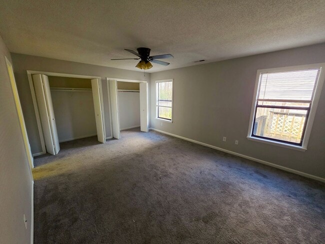 Building Photo - 3 Br 2 BA in Spring Villa