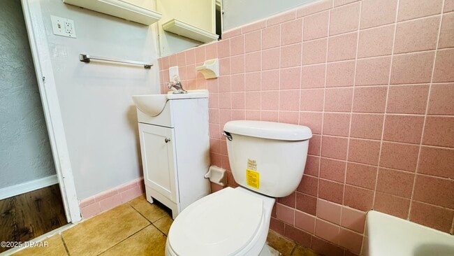 Building Photo - 732 N Halifax Ave