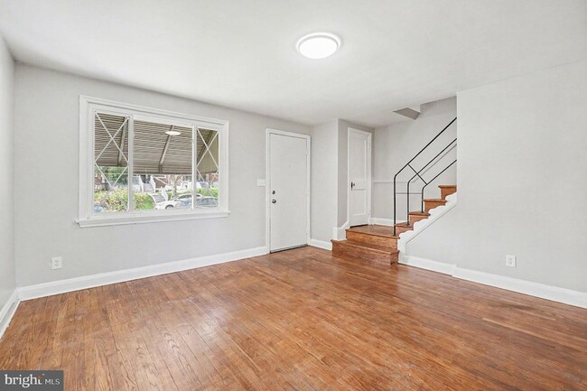 Building Photo - 828 St Dunstans Rd