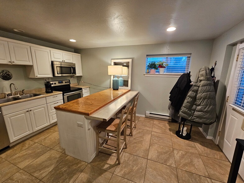 Building Photo - 1623 E Mullan Ave