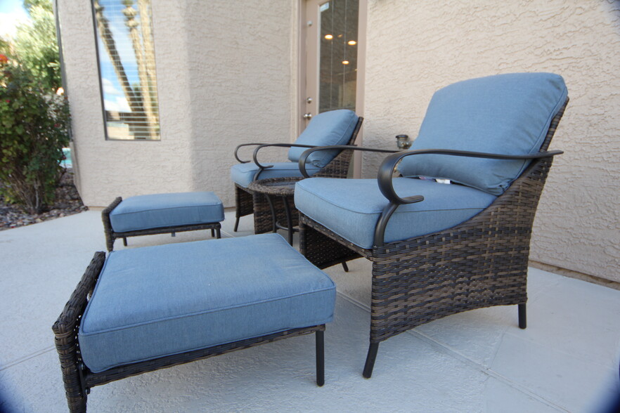 Outdoor Comfort Seating - 7444 Forestdale Ct