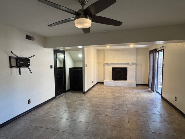 Building Photo - 7716 Champion Pines Dr