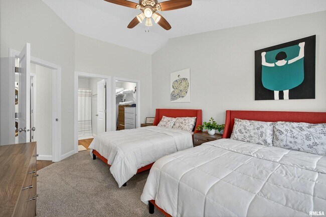 Building Photo - 4833 Lauren Ln