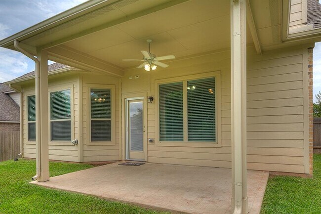 Building Photo - 314 Moonwalk St