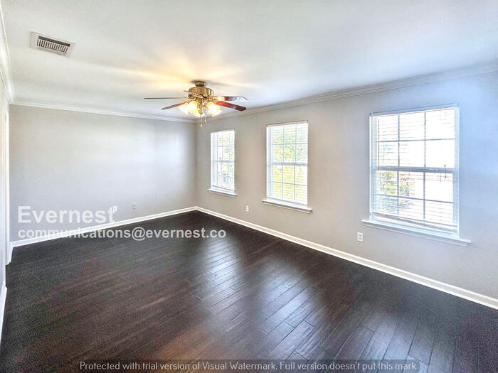 Building Photo - 5225 Southfork Blvd