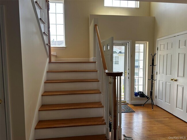 Building Photo - 2402 Rockledge Ct