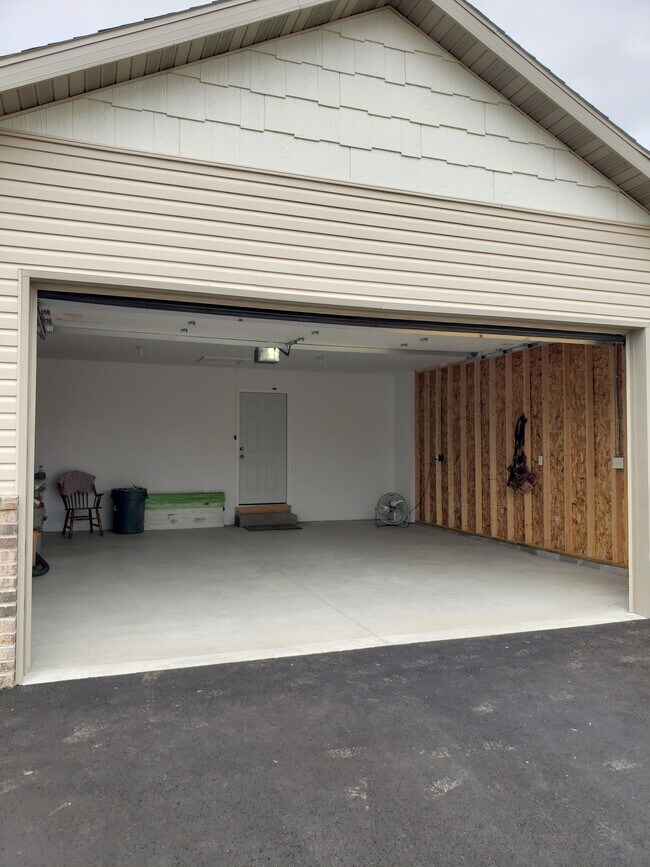 Building Photo - 716 Ojibwe Path