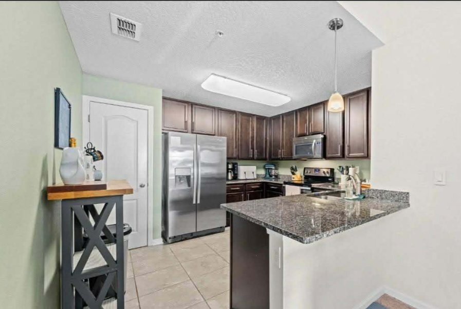 Building Photo - 213 Larkin Pl