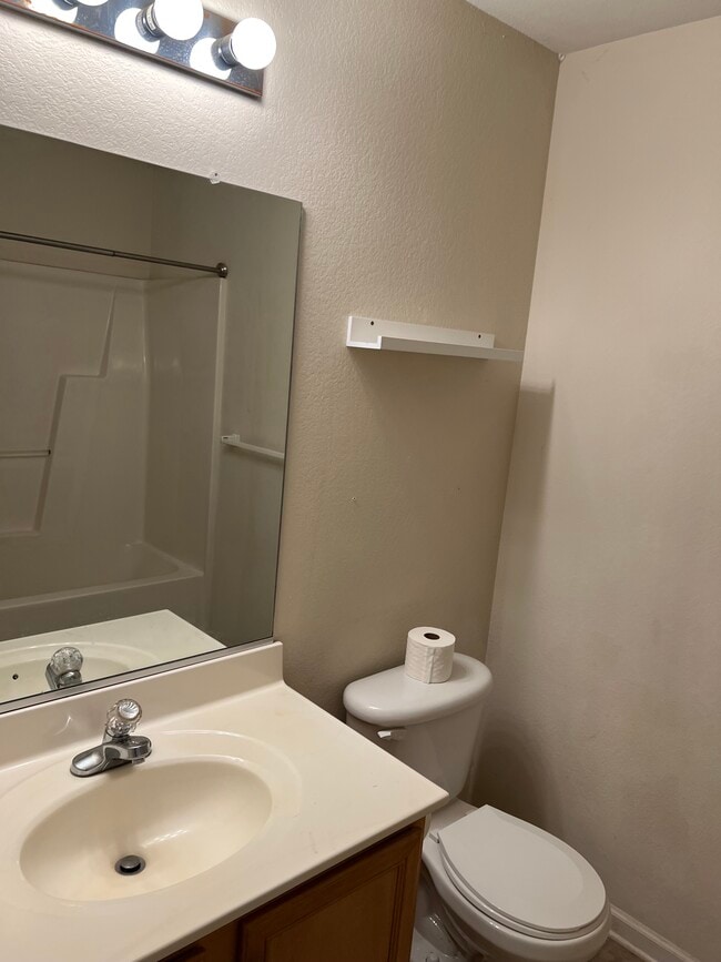 Building Photo - 305 Garcia Dr