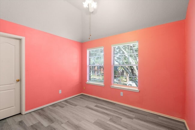 Building Photo - 3914 Clarestone Dr