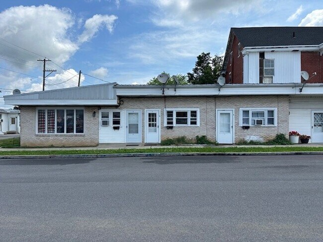 Primary Photo - 401 E Main St
