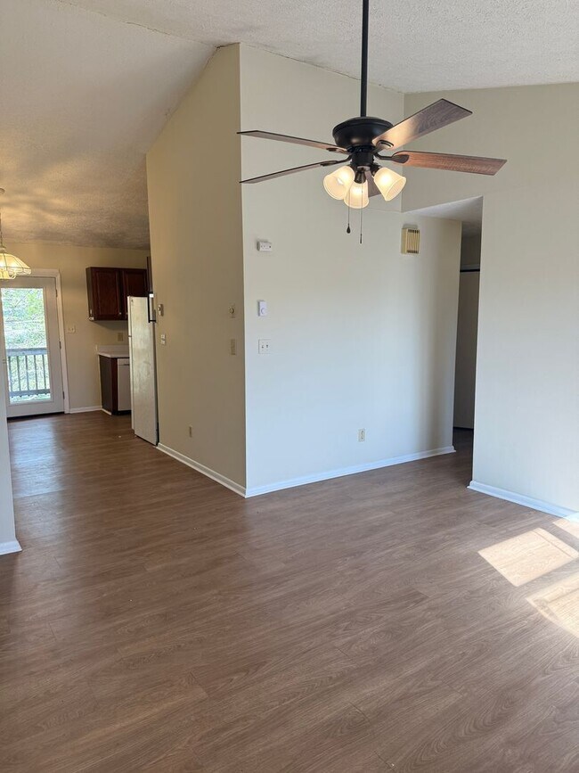 Building Photo - power260