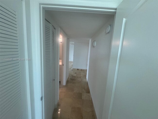 Building Photo - 2101 Brickell Ave