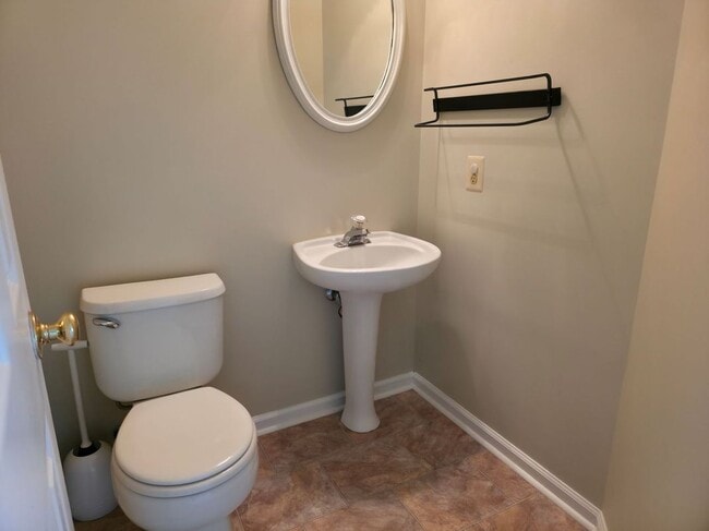 Building Photo - 705 Pine Drift Dr