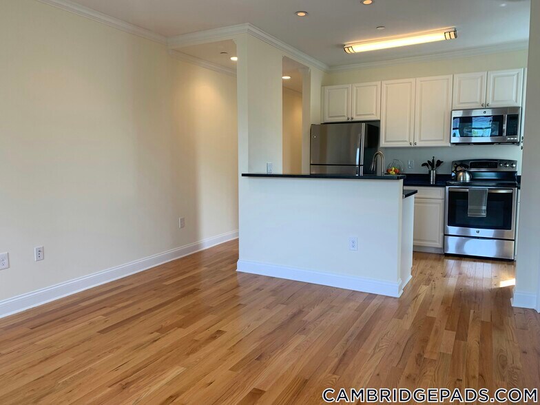 Building Photo - 22 Chauncy St