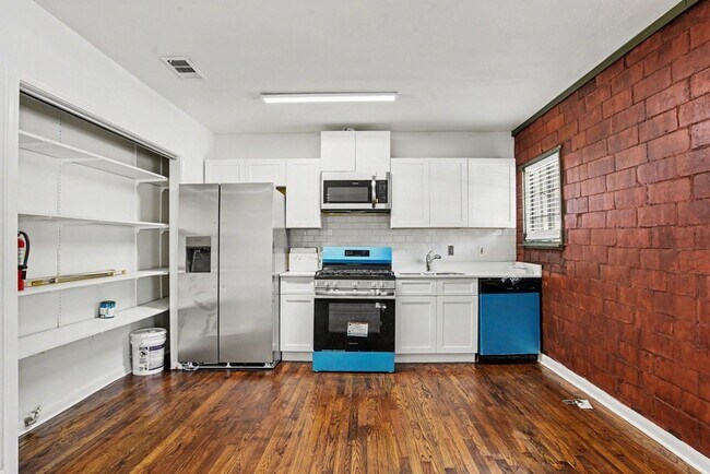 Building Photo - 405 N Prairie Ave