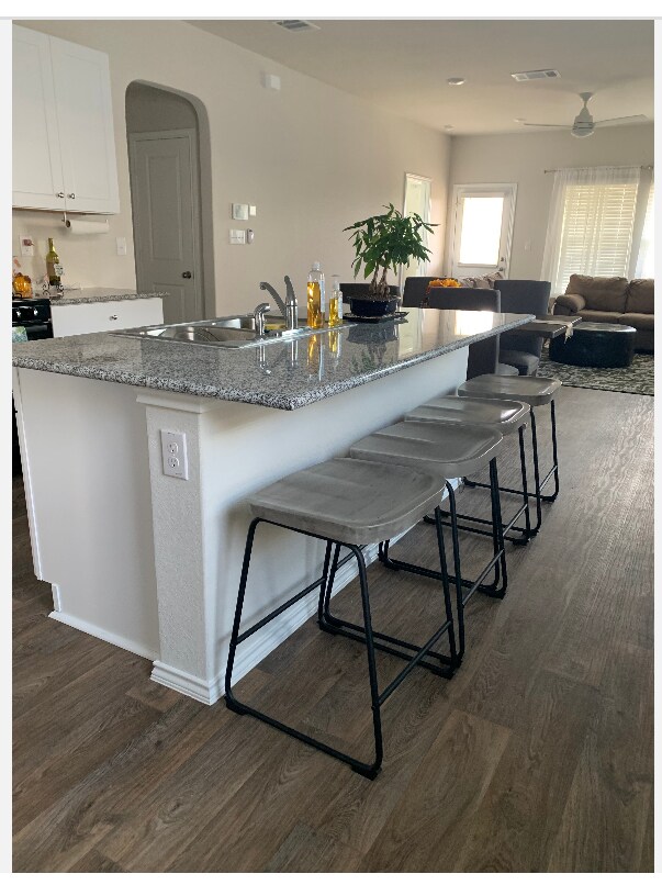 Kitchen island - 12010 Mulberry Crk