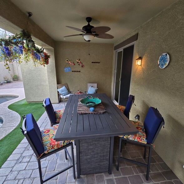 Building Photo - 280 E Indigo Dr