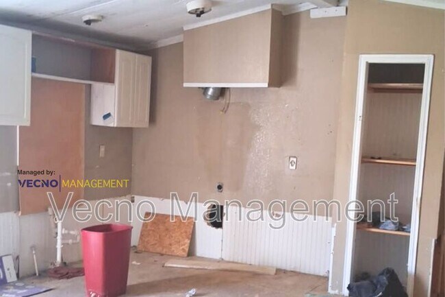 Building Photo - 16055 Texas 16 - 12