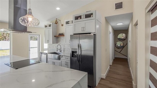 Building Photo - 2713 Renatta Dr