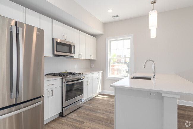 2BR, 2BA - 1,189SF Kitchen - Shrewsbury Manor at Allen Place