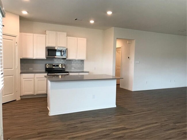 Building Photo - 107 Ozark Dr