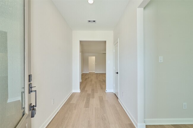 Building Photo - 21554 Bluebonnet Bay Dr