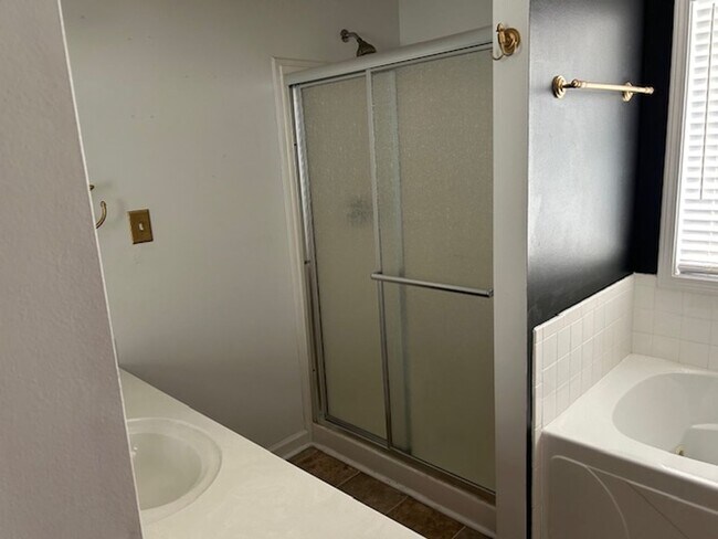 Building Photo - 3304 Heatherwood Trace