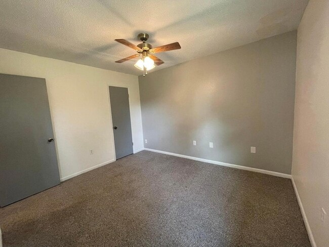 Building Photo - 122 Hillwood Dr