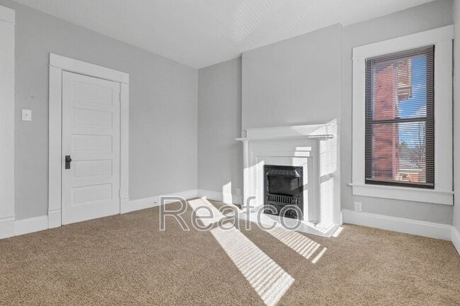 Building Photo - 1458 Bryden Rd