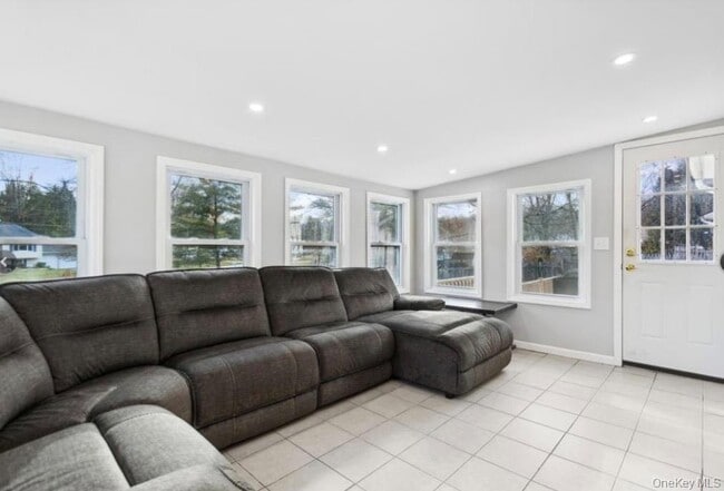 Building Photo - 98 Widmer Rd