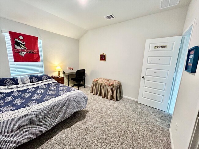 Building Photo - 1055 Bluebonnet Trl