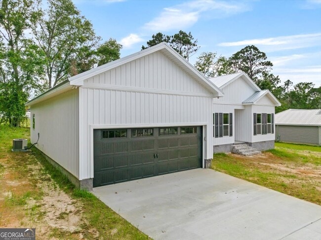 Building Photo - 110 Ryan St