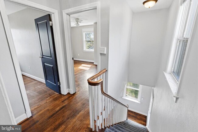 Building Photo - 3718 Farr Ave