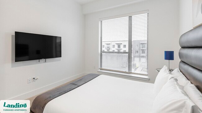 Building Photo - 650 E Sycamore St