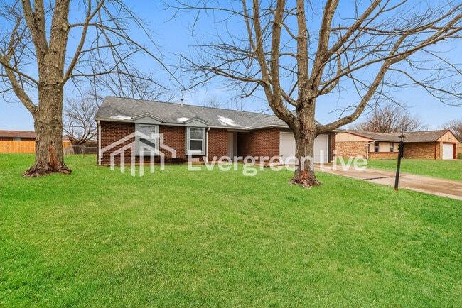 Building Photo - 4727 Stonehedge St