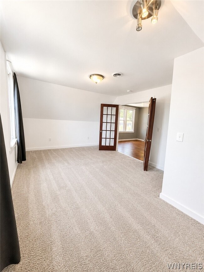 Building Photo - 85 Klas Ave