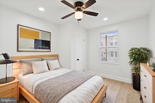 Building Photo - 417 E Upsal St