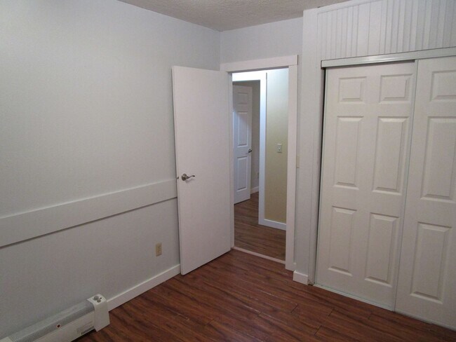 Building Photo - 2 Story House, 4 Bedrooms + Bonus Room in Ochoco West - Water/Sewer Provided - Available Now!