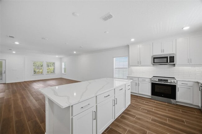 Building Photo - 4510 S Manhattan Ave